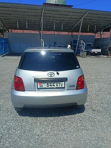 Toyota Ist: 2003 г., 1.5 л, Автомат, Бензин, Хетчбек — 3