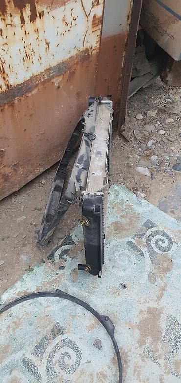 m54 b30: Радиатор охлаждения двигателя с кожухом вентилятора мерс 124 афтамат — 2