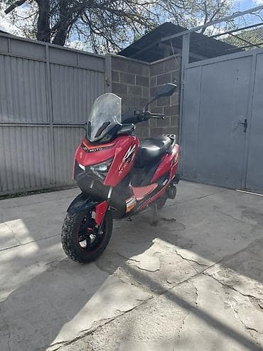 Скутер/макси-скутер JET Moto (серия GT), красный. Продаю скуте Qmax