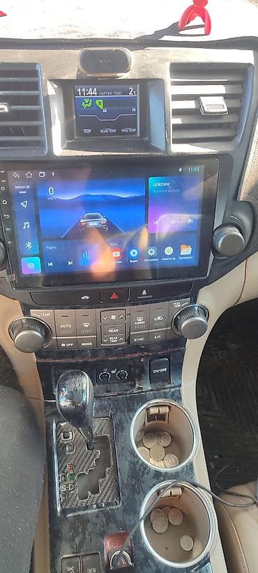 740: Toyota Highlander: 2011 г., 3.5 л, Автомат, Бензин, Внедорожник — 4