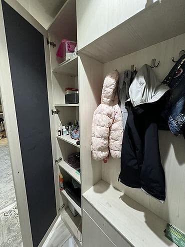 прихожая из дерева: Гарнитур для прихожей, Б/у, Шкаф, ДСП — 3