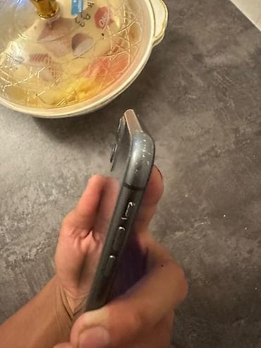 айфон по дешевке: IPhone 11, Б/у, 128 ГБ, Черный, Чехол, 75 % — 6