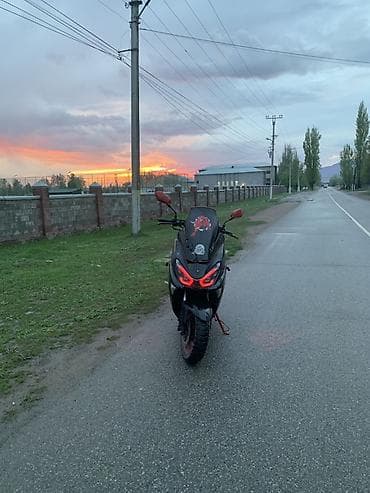 тактический очки: Скутер/мопед городского типа, черный с красными акцентами — 1