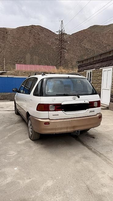 kia carneval: Toyota Picnic: 2000 г., Минивэн — 4