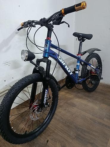 rd 1: Городской велосипед, Giant, Рама S (145 - 165 см), Новый — 1