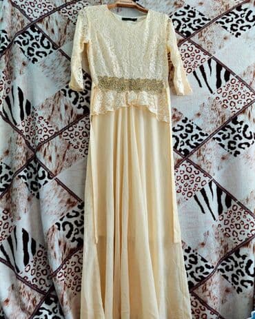 прокат вечерних платьев больших размеров: Много вечерних платей. Надеты были всего по одному разу. размеры — 1