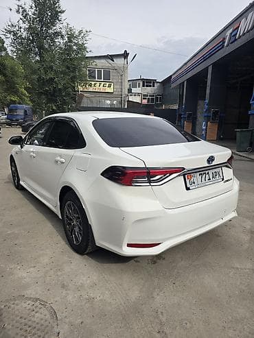 e21: Toyota Corolla: 2021 г., 1.8 л, Автомат, Бензин, Седан — 4
