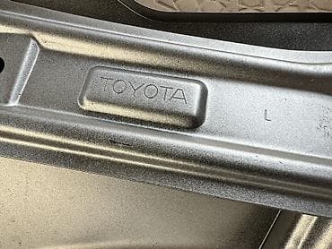 крыло: Крыло Переднее левое Toyota, 2015 г., Б/у, Оригинал — 9