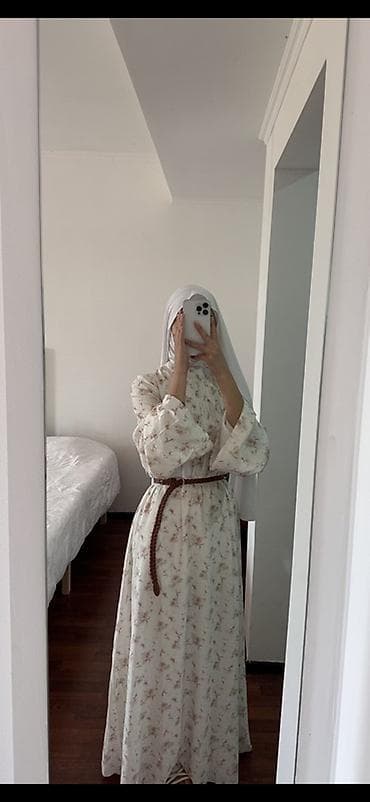 Женская одежда: Платье макси с цветочным принтом - Длина: в пол - Посадка: свободная — 2