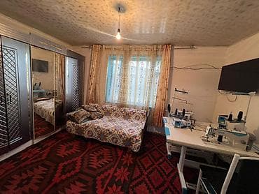 дома с большим участком: Продается жилой дом с прилегающими постройками и участком. Основные — 9