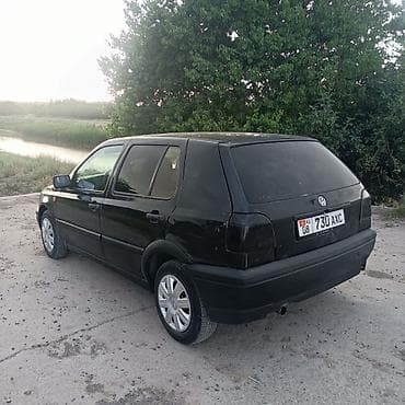 Унаа сатуу: Volkswagen Golf: 1994 г., 1.6 л, Кол менен иштөөчү, Бензин, Хетчбек — 4