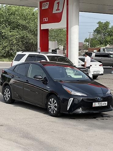Toyota: Toyota Prius: 2019 г., Гибрид, Хэтчбэк — 3
