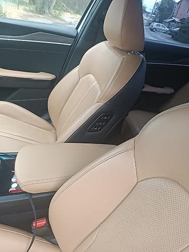 geely galaxy e5: Kia K5: 2020 г., 2 л, Автомат, Гибрид, Седан — 5