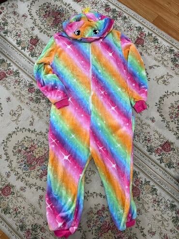 молнии для спорт костюм: 1. Пижама-700 2. Спортивный костюм-400 3. Толстовка-400 4. Зелёный — 1