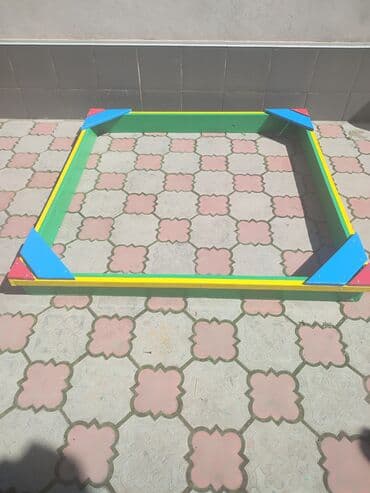 песочница детская: Песочница в наличии вместимость песка 8-9 мешков . Размер песочницы — 9