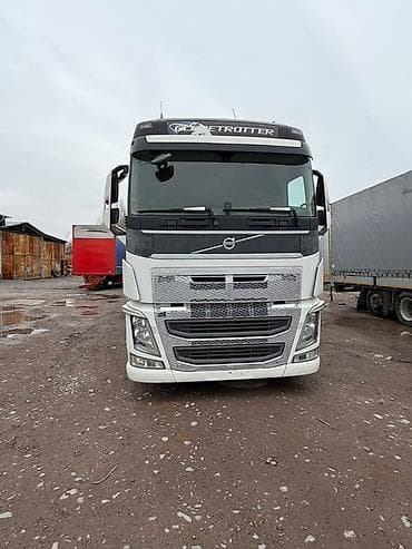 volkswagen golf v: Тягач, Volvo, 2014 г., Тентованный — 2