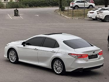 2017: Toyota Camry: 2017 г., Вариатор, Гибрид, Седан — 2