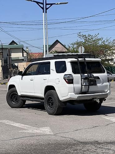 toyota 4ranner: Toyota 4Runner: 2023 г., 4 л, Автомат, Бензин, Внедорожник — 5