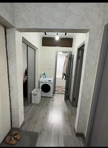 продаю 4 комнатную квартиру: 2 комнаты, 52 м², 105 серия, 4 этаж — 3