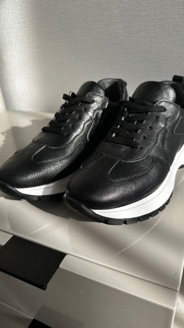 Черные кроссовки из натуральной кожи турецкой фирмы Fast step с