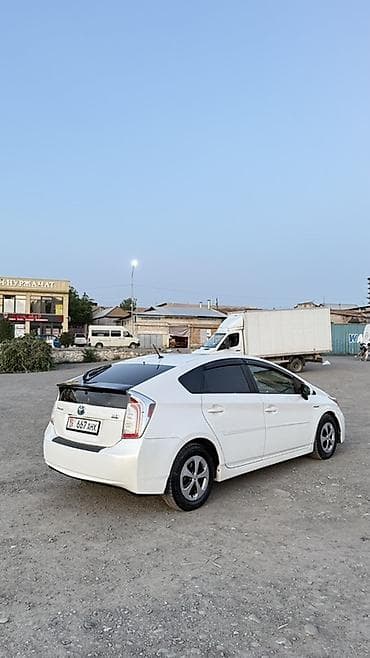 протива вес: Toyota Prius: 2012 г., 1.8 л, Вариатор, Гибрид, Хэтчбэк — 4