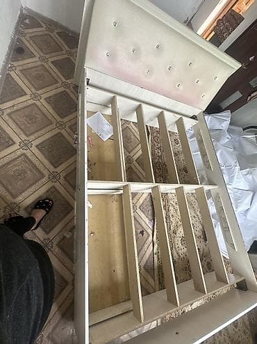 Двуспальные кровати: Двуспальная кровать, С мягким изголовьем, длина - 200 см — 1
