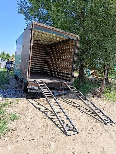 Услуги автоперевозки на фургоне с закрытым кузовом и аппарелями -