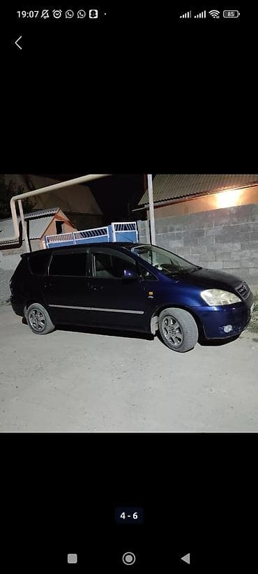 Toyota Avensis Verso: 2003 г., 2 л, Механика, Дизель, Минивэн