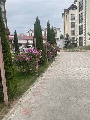 2 комнатая квартира: Квартира в ухоженной закрытой территорией. - Дом 3–4 этажа — 4