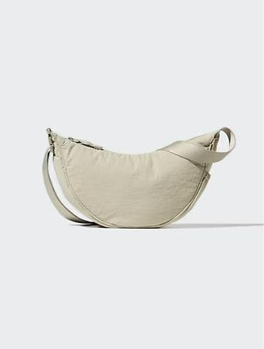 Uniqlo бананка из Японии, бежевого цвета, новая