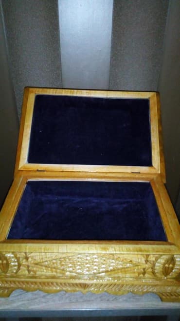 чехол для xs: Шкатулка ручной работы новая 35* 17 см, внутри обшита синим красивым — 4