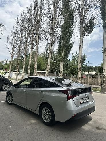 platz vitz: Toyota Prius: 2021 г., 1.8 л, Вариатор, Гибрид, Седан — 3