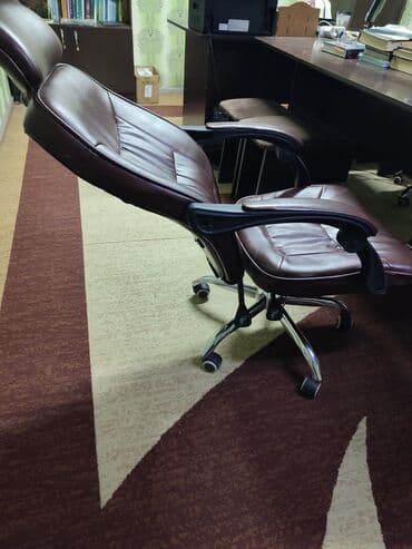 кресло офис: Офисное кресло, С колесиками, цвет - Черный, Экокожа — 3