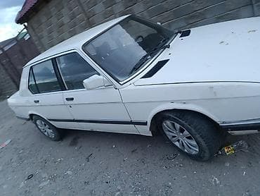 Транспорт: BMW 520: 1983 г., 2 л, Механика, Бензин, Седан — 5