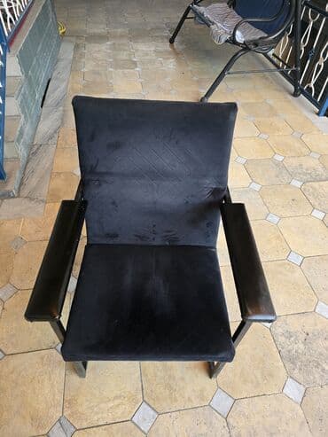 Стул 40 шт .1 шт торг при осмотре 
3000сом