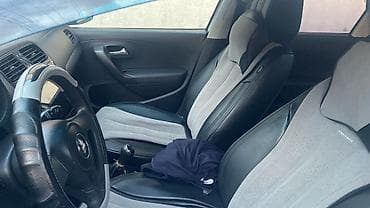 авто пол: Volkswagen Polo: 2013 г., Ручные, Бензин, Седан — 4