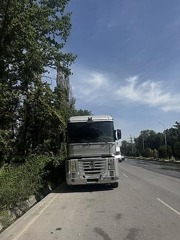 beta ff: Тягач, Renault, 2013 г., Тентованный — 2