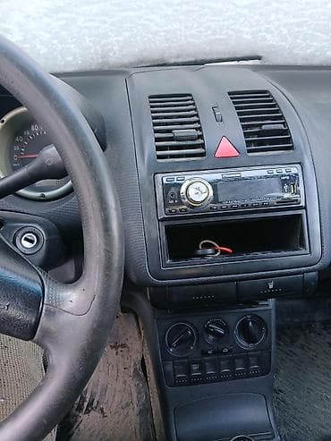 Volkswagen Polo: 2001 г., 1.4 л, Механика, Бензин, Седан at lalafo.kg Volkswagen Polo: 2001 г., 1.4 л, Механика, Бензин, Седан