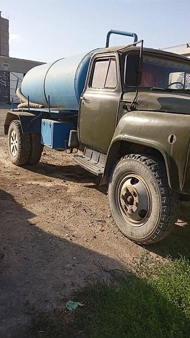 ГАЗ : 1976 г., Механика, Бензин