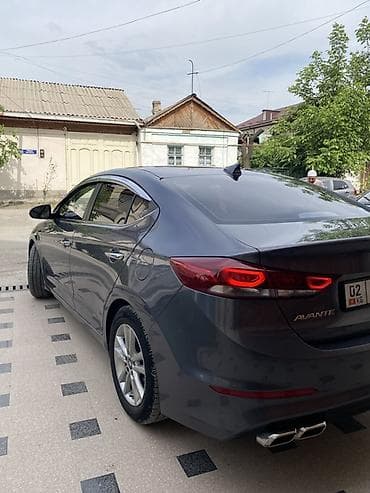 х5 4 4: Hyundai Elantra: 2017 г., Автомат, Бензин, Седан — 7