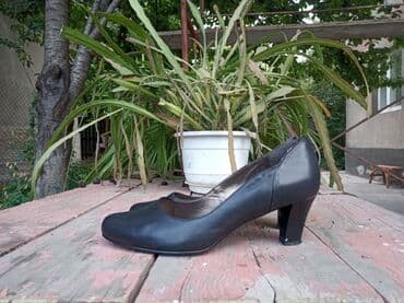 Туфли: Туфли, 39, Verona, Б/у, цвет - Черный, Бесплатная доставка, Самовывоз, Платная доставка — 1