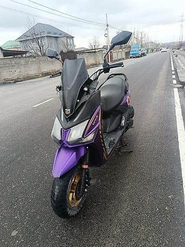 скутер мустанг: Скутер спортивного стиля, фиолетовый с черными элементами — 2