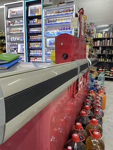 Офис эмереги: Касса үстөлү, 300 см* * 45 см* 90 см, Колдонулган — 4