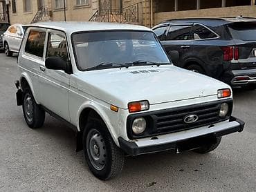 Унаа сатуу: ВАЗ (ЛАДА) 4x4 Niva: 2012 г., 1.7 л, Кол менен иштөөчү, Бензин, Жол тандабас — 1