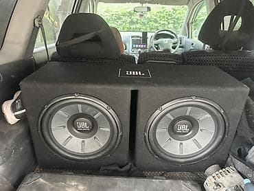 Сабвуферная система для авто JBL в корпусе - Корпус с фазоинвертором