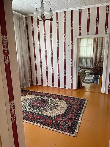 продаю дом с мебелью: Просторный дом с несколькими изолированными комнатами и светлой — 2