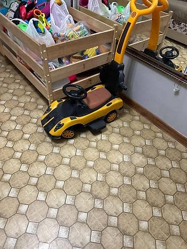 диваны даром: Отдам ДАРОМ! все сразу, самовывоз 1) Кровать детская без матраса 2) — 6