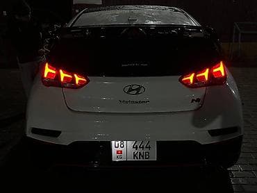 гц 8: Hyundai Veloster: 2018 г., 1.6 л, Робот, Бензин, Хэтчбэк — 5