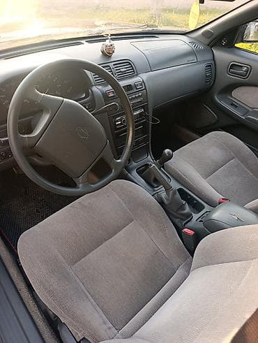 Nissan Maxima: 1995 г., 2 л, Механика, Бензин, Седан — 7