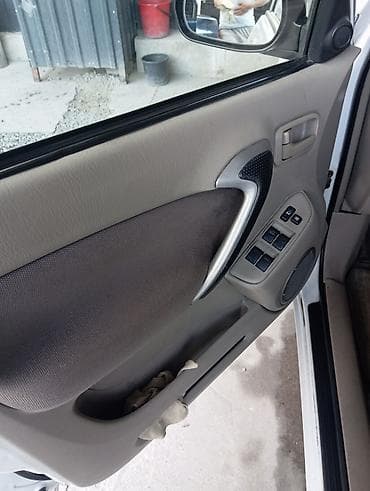 Toyota RAV4: 2002 г., Автомат, Бензин, Кроссовер